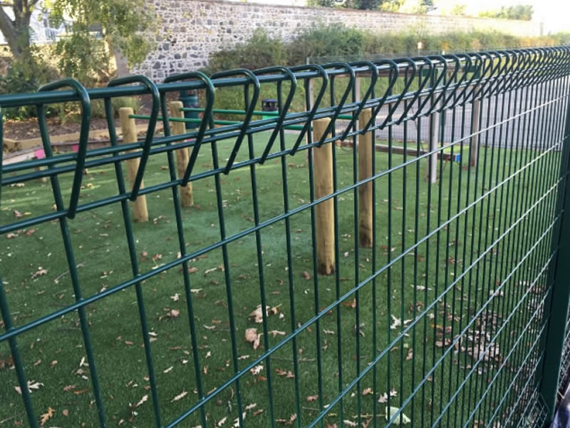 Rolltop Welded Wire Fence